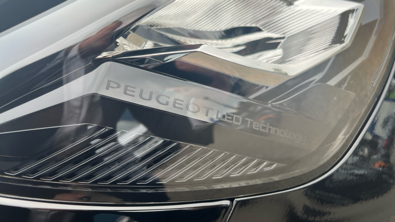 Peugeot 208 1.2 PureTech 100 Allure 5dr Petrol Hatchback